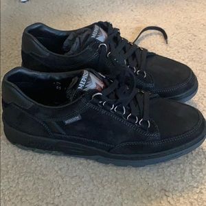 Brand new black Mephisto Natasha sneakers